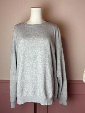 H&M Men's loose fit grey sweatshirt sz large  heather grey